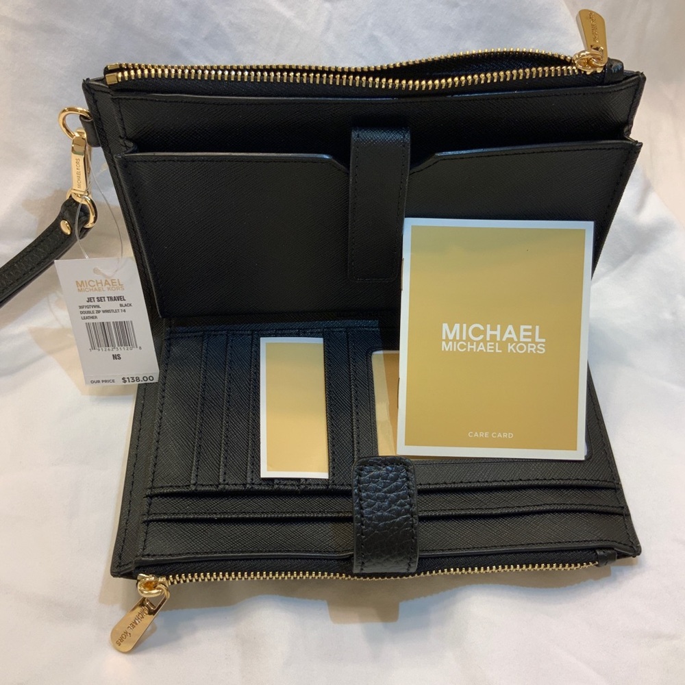 Michael Kors wristlet NWT